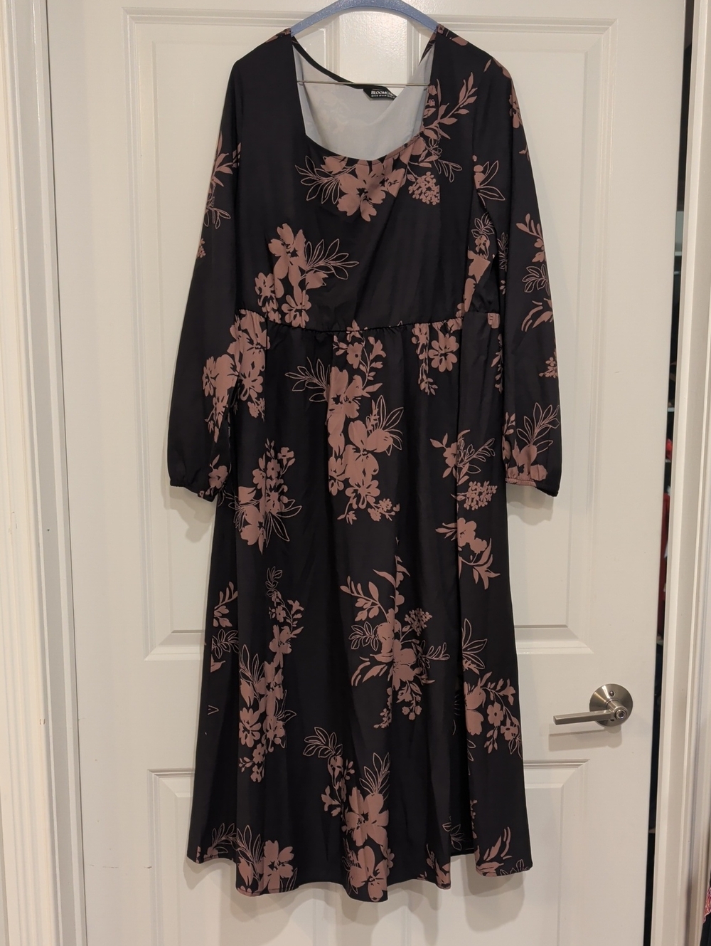 BloomChic Black Long-Sleeve Floral Midi Dress with Dusty Pink Print